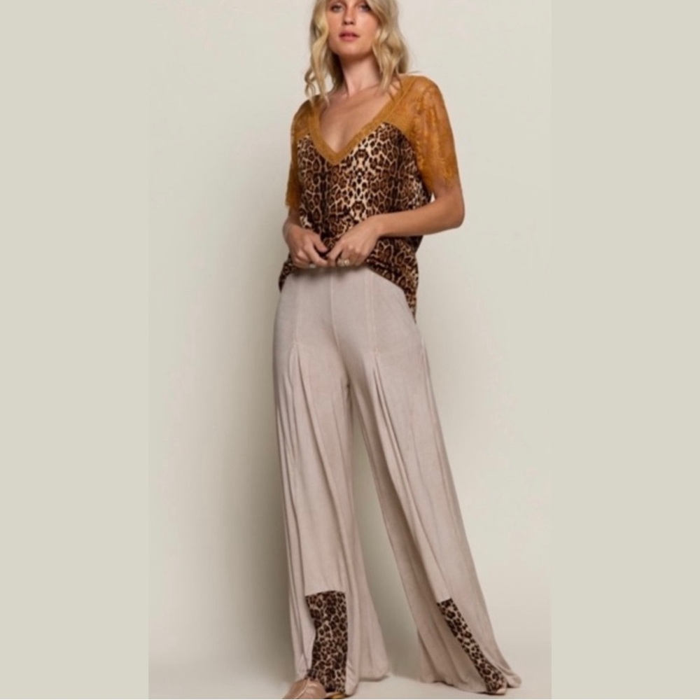 POL Wide Leg Palazzo Pants with Leopard Print Panels Bottom of Leg! - Picture 5 of 8